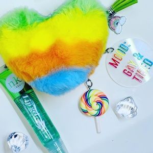 Pride heart keychain puffs